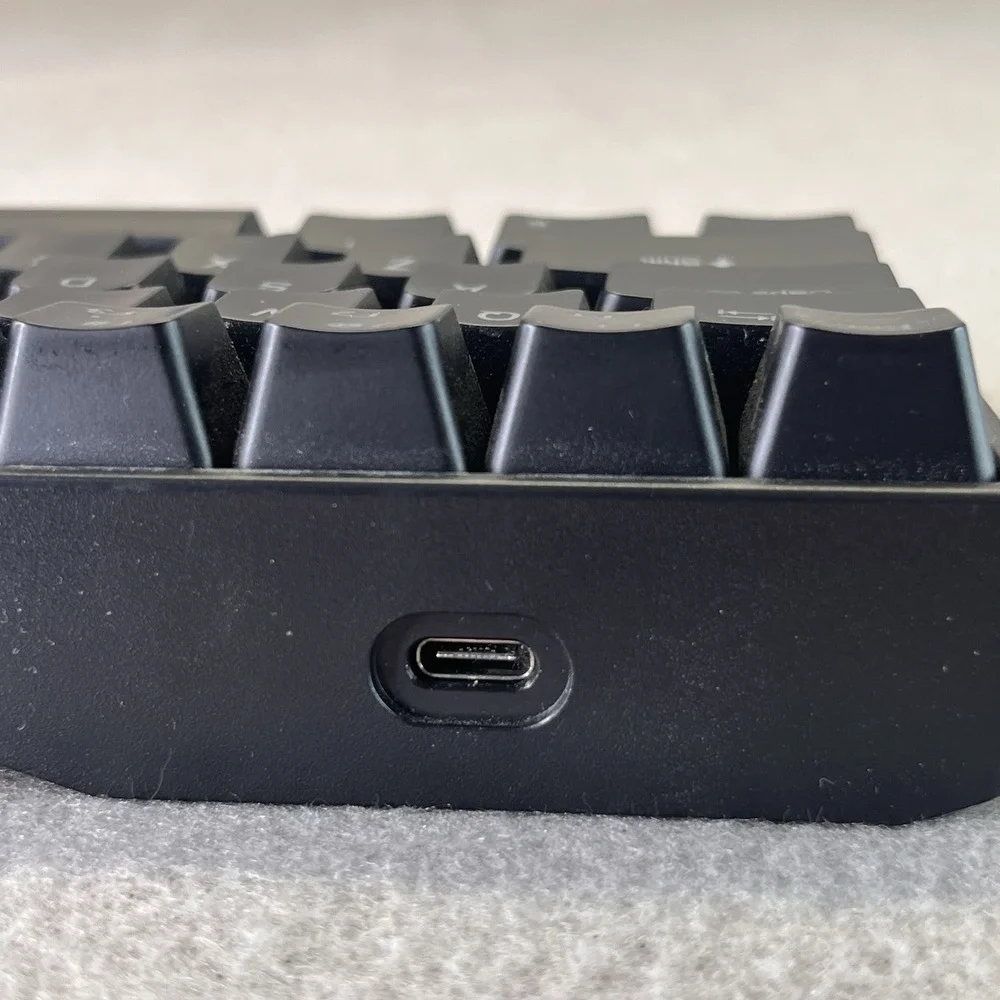 Velocifire Mechanical Keyboard TKL71WS - Gaming Compact Lights Up